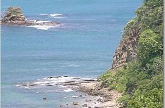 Beachfront Secluded Paradise with Pool Overlooking the Ocean.