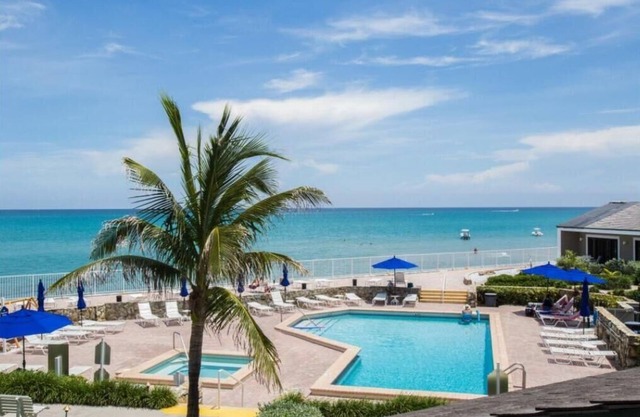Beachfront secluded two bedroom in Jupiter reef club resort