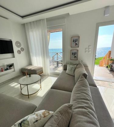 Beachfront Villa Athina