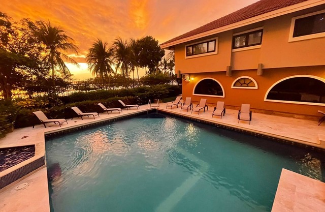 BEACHFRONT VILLA - FORMER BACARDI FAMILY COMPOUND! Lg FAMILY/WEDDING/EVENT VENUE