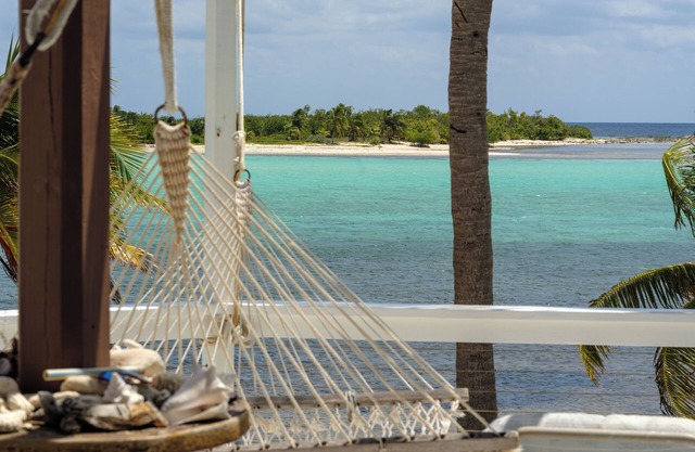 Beachfront Villa with amazing views- Private pool/Wifi.