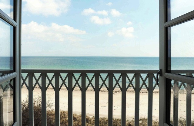 Beachhotel atmosphere with stunning seaview