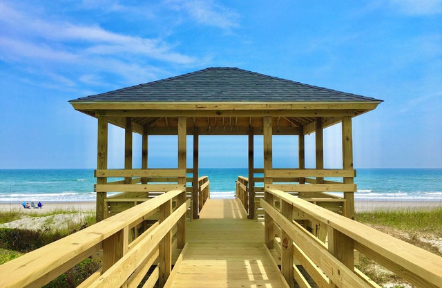 🏖Beachside Complex Private Beach Access Pool WiFi Kitchen