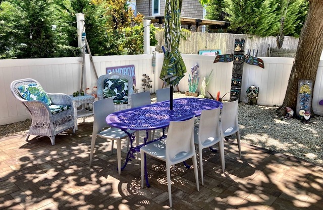 Beachside, convenient, Coastal Decor Surf City Apartment, family friendly!
