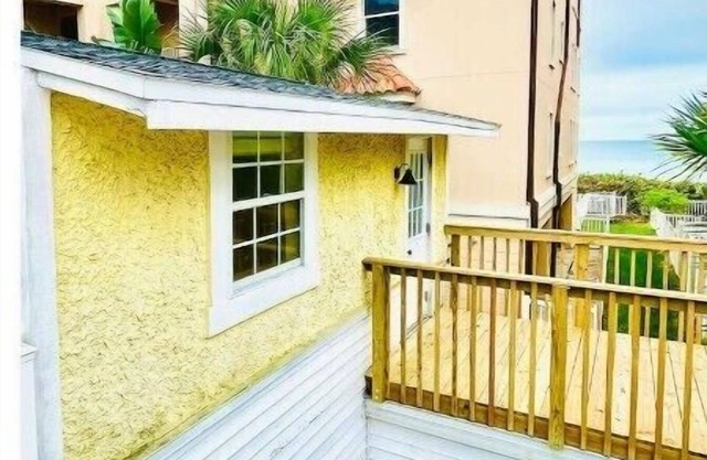 Beachside Historic Cottage – Steps to Sand!