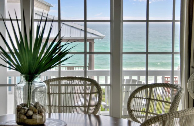 Beachview Cottage & CH - LUXURY HOME! PRIVATE POOL, $100 CONCIERGE CREDIT