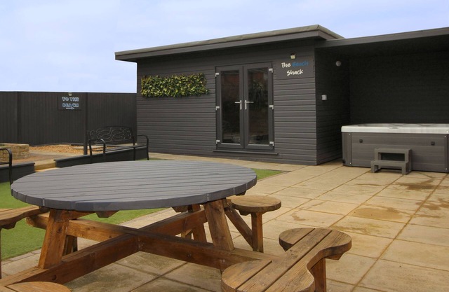 BEACHWAY, pet friendly, country holiday cottage in Prestatyn