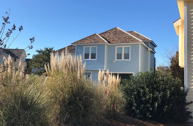 Beachy Keen: Fun In The Sun! HotTub, Renovated Bathrooms and Kitchen in 2021!
