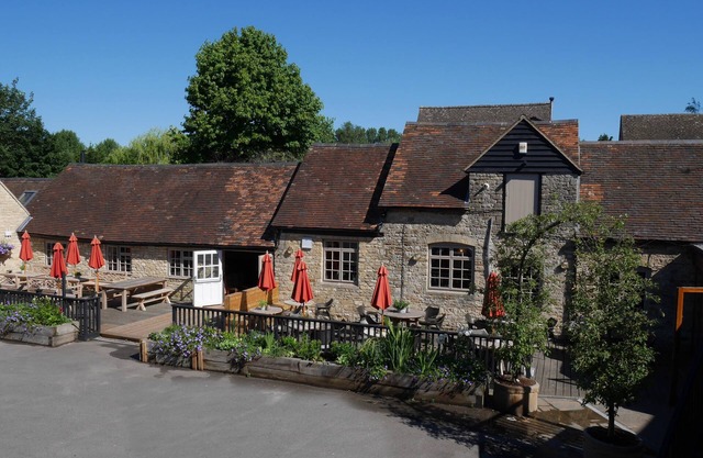 Bear and Ragged Staff