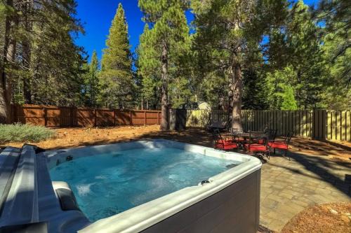 Bear Cub Cabin - Pets - Hot tub - Arcade Game