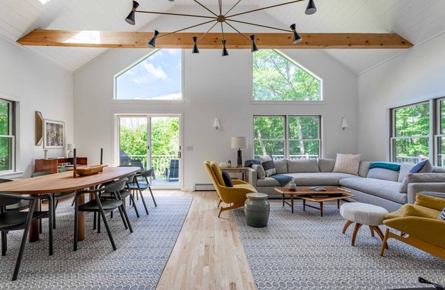 Bear Hollow - 10 mins to Kingston! MONTHLY RATES!