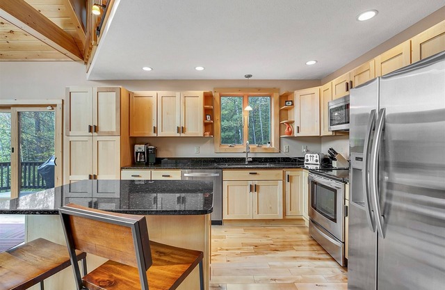 Bear Mountain Lodge | 4 Bed, 3 Bath