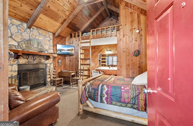 Bear Paw Cottage #4 Queen Log Bed: Peaceful ; Pet Friendly; Close to Helen!