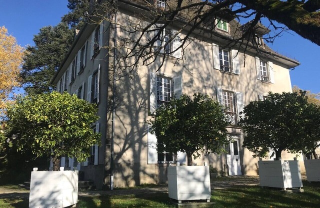 Beau Château Dans le Cantal
