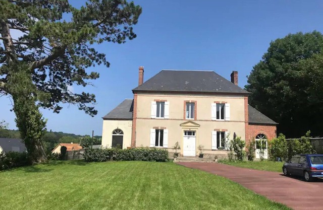 Beau Presbytère - Gonneville-sur-mer A la Campagne, Calme et Proche Bord de mer