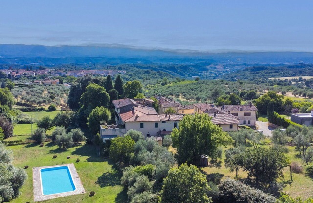 Beautiful private villa with WIFI, private pool, TV, patio, pets allowed and panoramic view