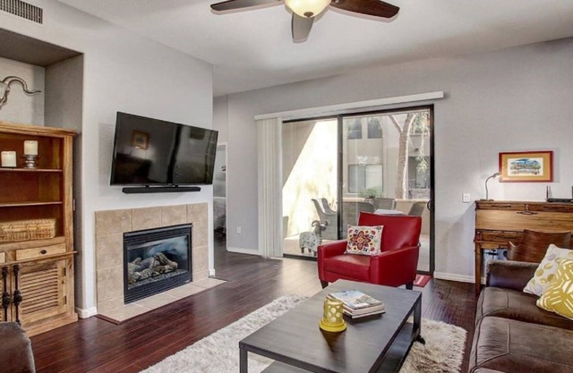 Beautiful 2-Bedroom Condo in Prime Paradise Valley/Scottsdale Area