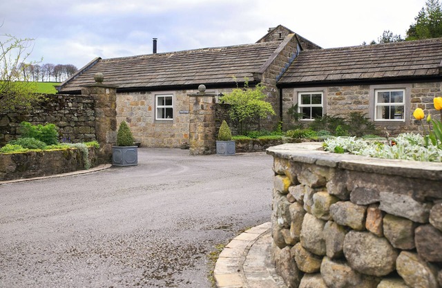 Beautiful 2 bedroom Dales Cottage with stunning Nidderdale views