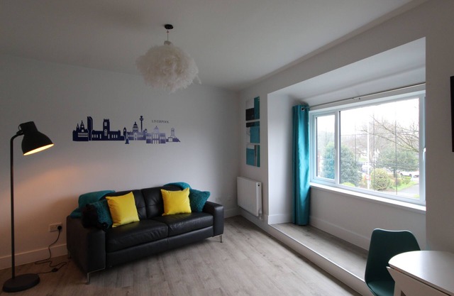 Beautiful 2 bedroom apartment in a great location at Childwall Fiveways (Flat 2)