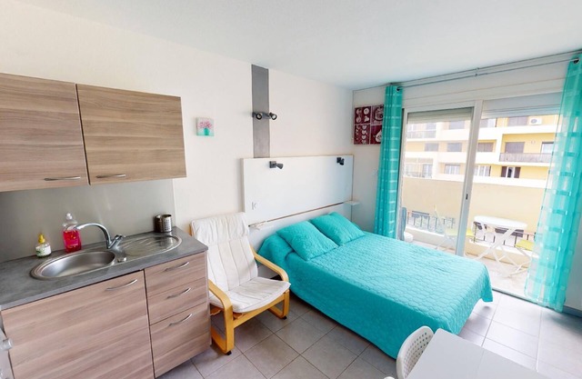 Beautiful 2* studio with BALCONY and PRIVATE PARKING SPACE near THERMAL BATHS