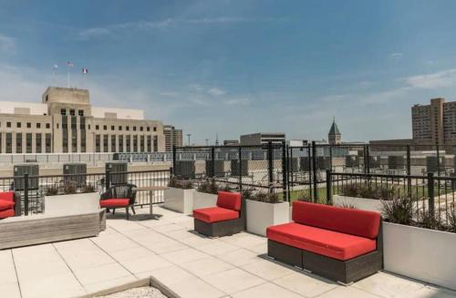 Beautiful 2br2ba In Bldg Connected To Skywalk