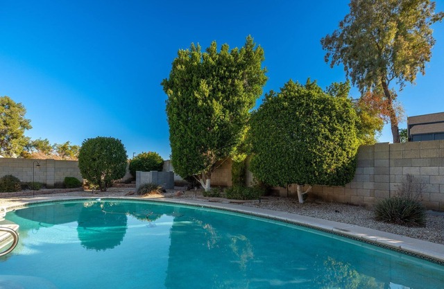 Beautiful 3 bedroom house with pool