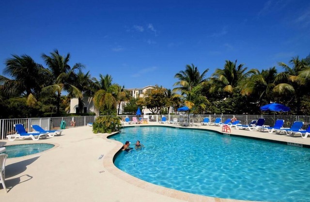 Beautiful 3 Bedroom Condo with Ocean Views Located in Lower Matecumbe