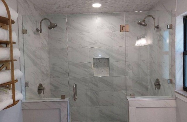 Beautiful 4 Bedroom in quiet neighborhood!