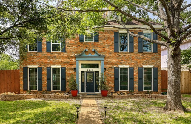 Beautiful 4bdr with pool in South Austin
