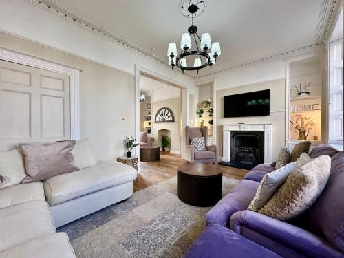 Beautiful 5-Bed Regency Home in Montpellier