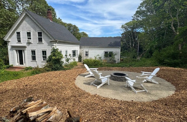 Beautiful 6 BD/3BA Private Historic Home in Pastoral Setting