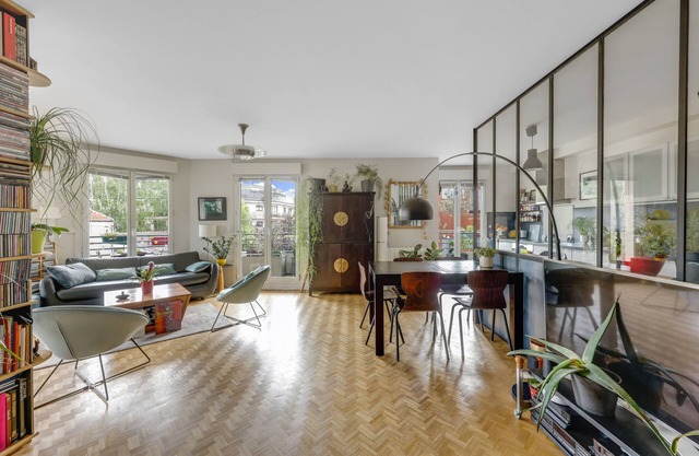 Beautiful 90 m2 apartment with modern balconies 2 minutes from the metro, 5 minutes from Paris Ideal for families