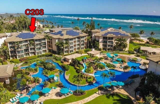 Beautiful Air Conditioned 2nd Floor 2 Bedroom w/mountain and slight ocean view