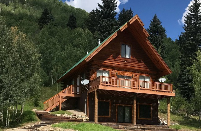Beautiful alpine cabin with balcony near Telluride, Co