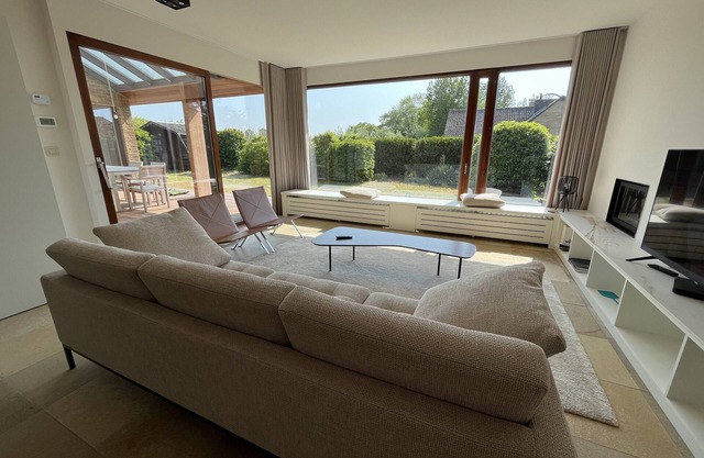 Beautiful and stylish bungalow near the sea and dunes