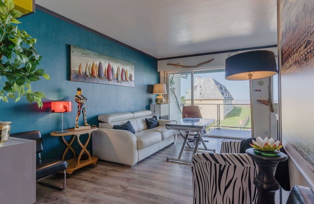 Beautiful apartment for 4 guests with WIFI, TV, balcony and parking