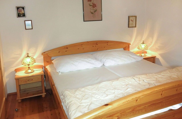 Beautiful apartment in villa for 4 guests with WIFI, TV, terrace, pets allowed and parking