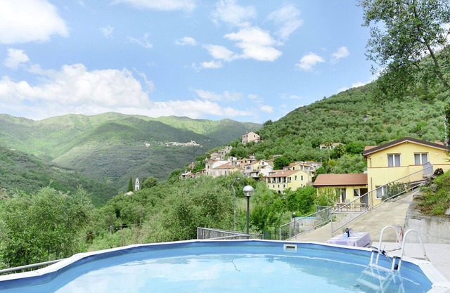 Beautiful apartment for 6 guests with pool, TV, terrace, pets allowed and panoramic view