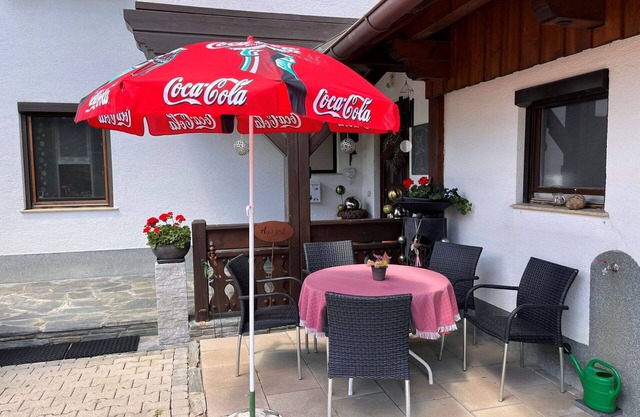 Beautiful apartment for 4 guests with WIFI, TV, patio, pets allowed and parking