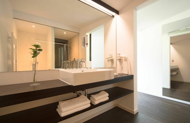 Beautiful apartment for 4 people with pool, WIFI, TV, terrace, pets allowed and parking