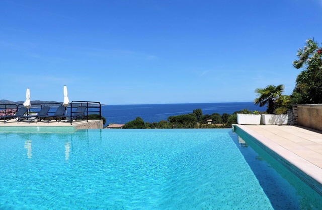 Beautiful apartment for 4 people with WIFI, pool, A/C, TV, terrace and parking