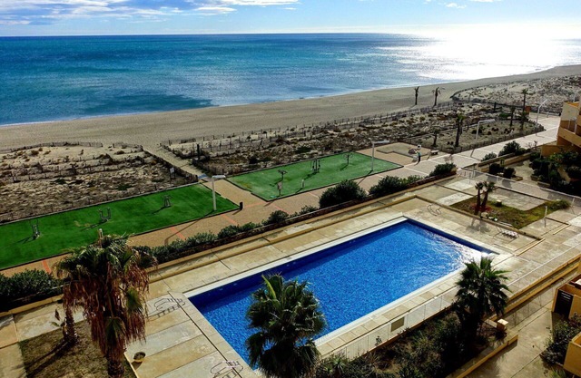 Beautiful apartment for 4 guests with WIFI, pool, TV, terrace and parking