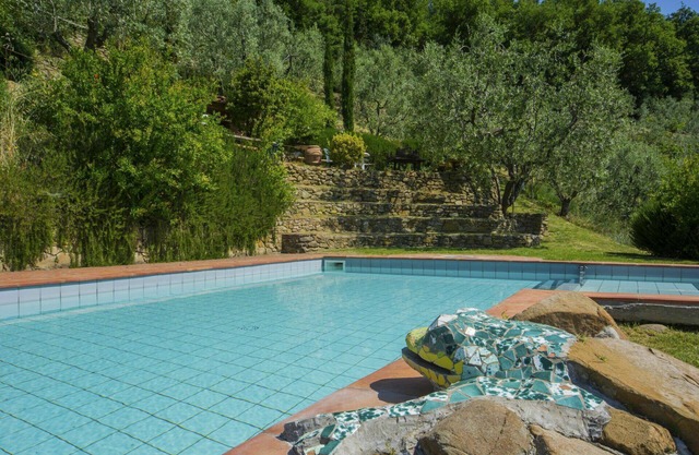 Beautiful apartment for 6 people with pool, WIFI, TV, pets allowed and parking