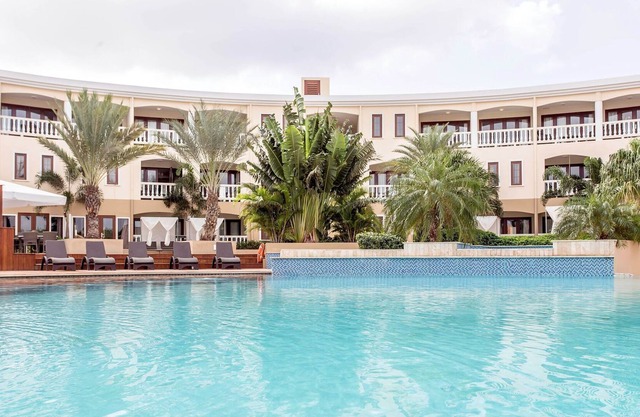 Beautiful apartment in Willemstad with a pool, spa and wellness