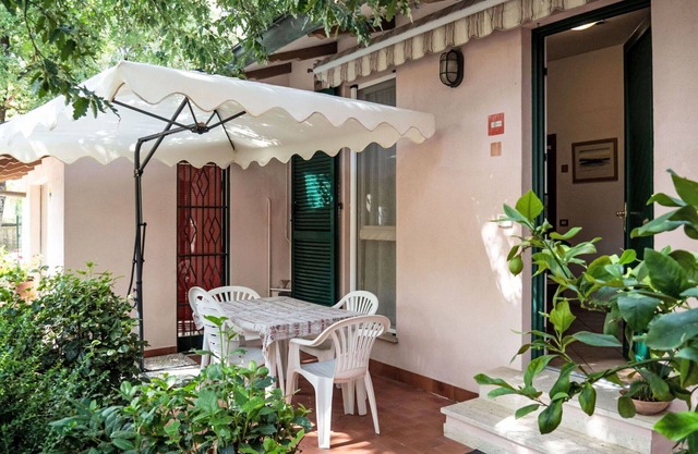 Beautiful apartment for 4 people with A/C, pool, WIFI, TV, patio and pets allowed