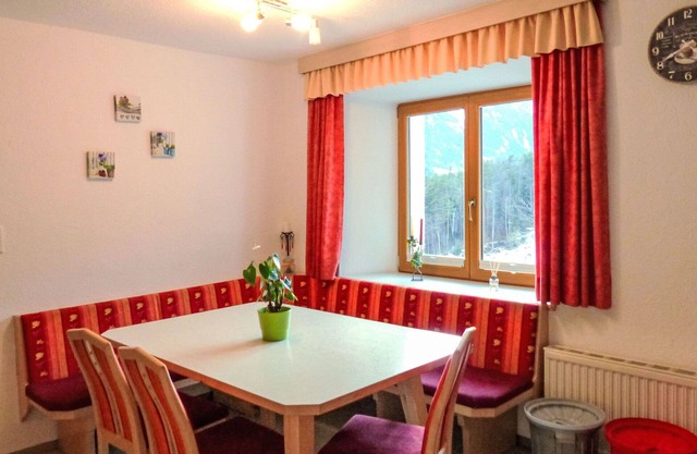 Beautiful apartment for 8 guests with WIFI, TV, balcony, pets allowed and parking