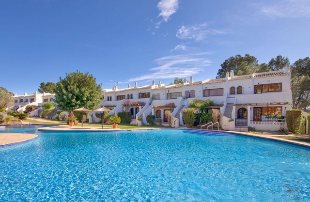 Beautiful apartment for 3 people with WIFI, pool, TV and terrace