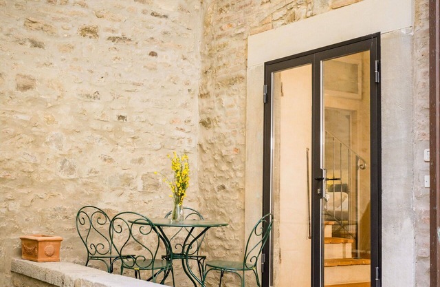 Beautiful apartment for 6 guests with WIFI, A/C, TV and patio