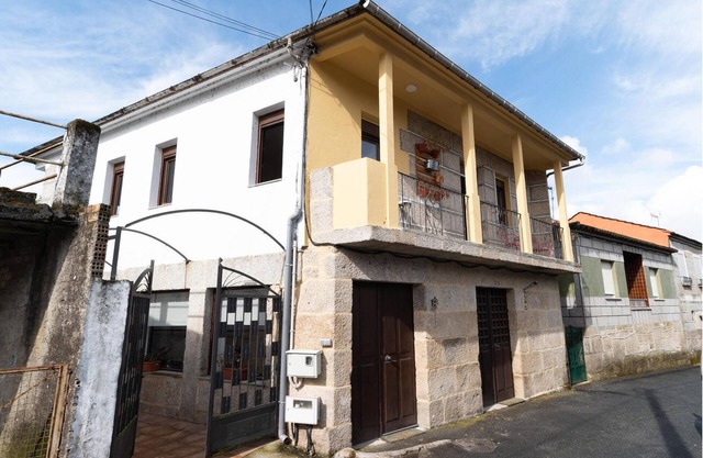 Beautiful apartment in A Arnoia
