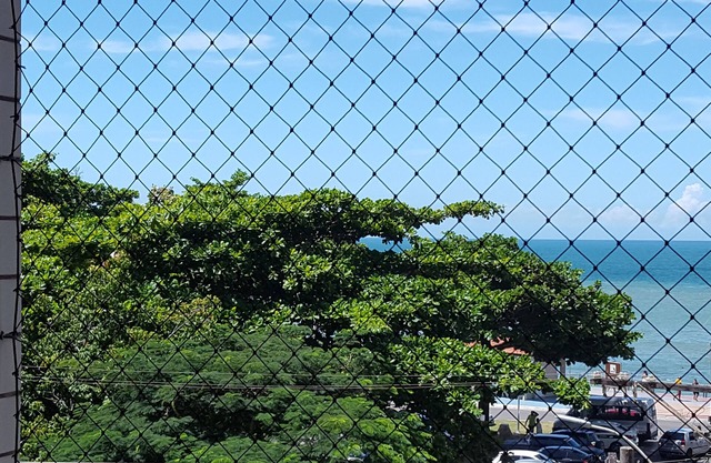 Beautiful apartment, on the main street, in Areia Preta Beach with beautiful sea view